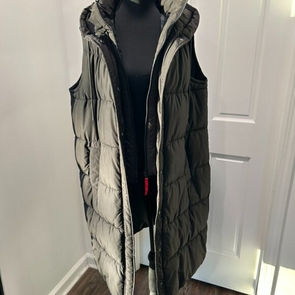 TALBOT's Women's Black Long Puffer Vest with Hood - Picture 6 of 6